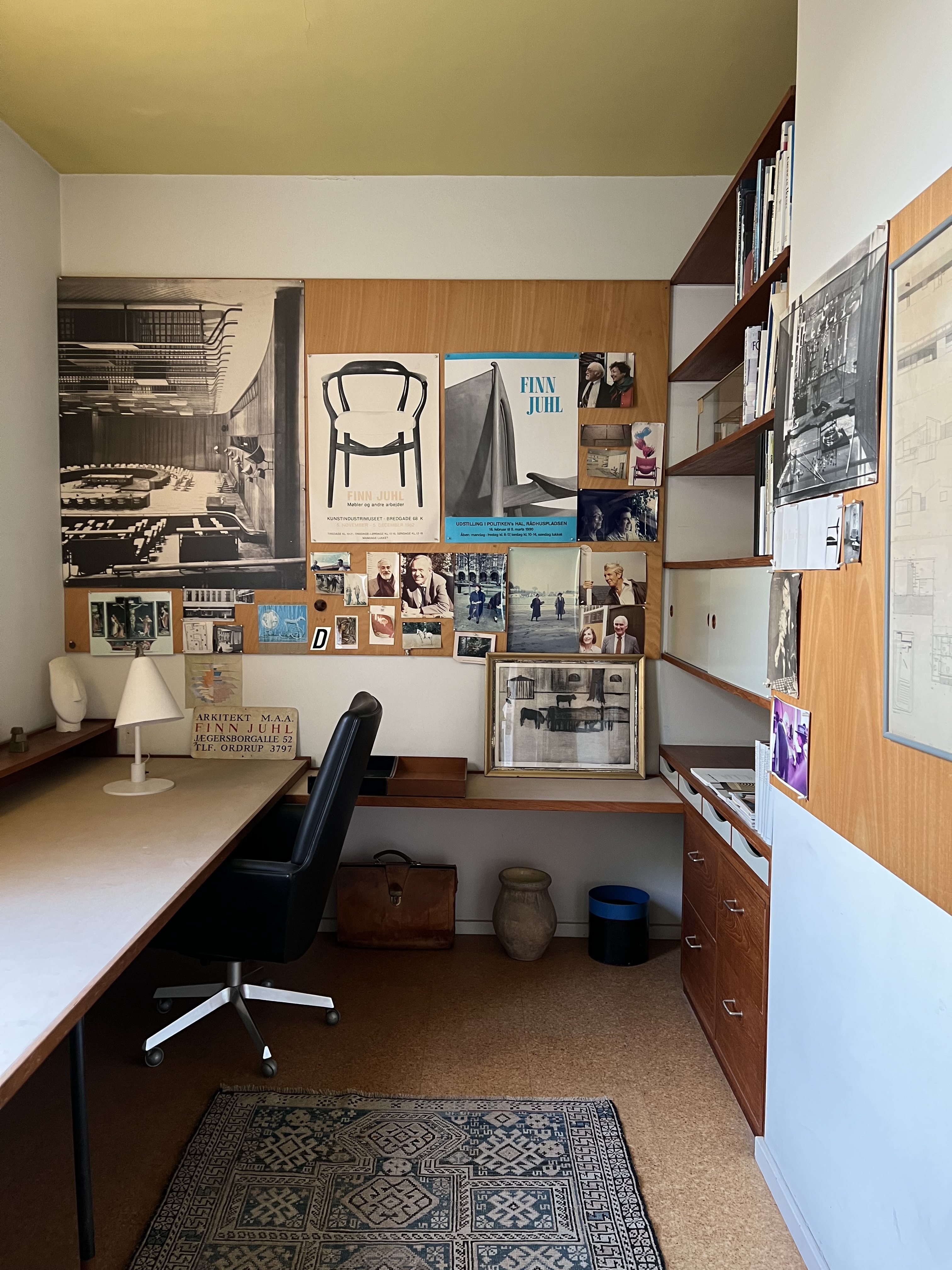 Finn Juhlの仕事部屋。