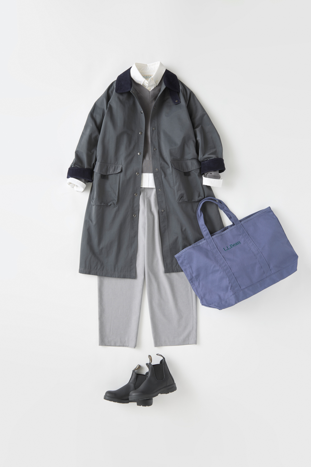 グレイッシュな色味でまとめたマニッシュ・シティガール