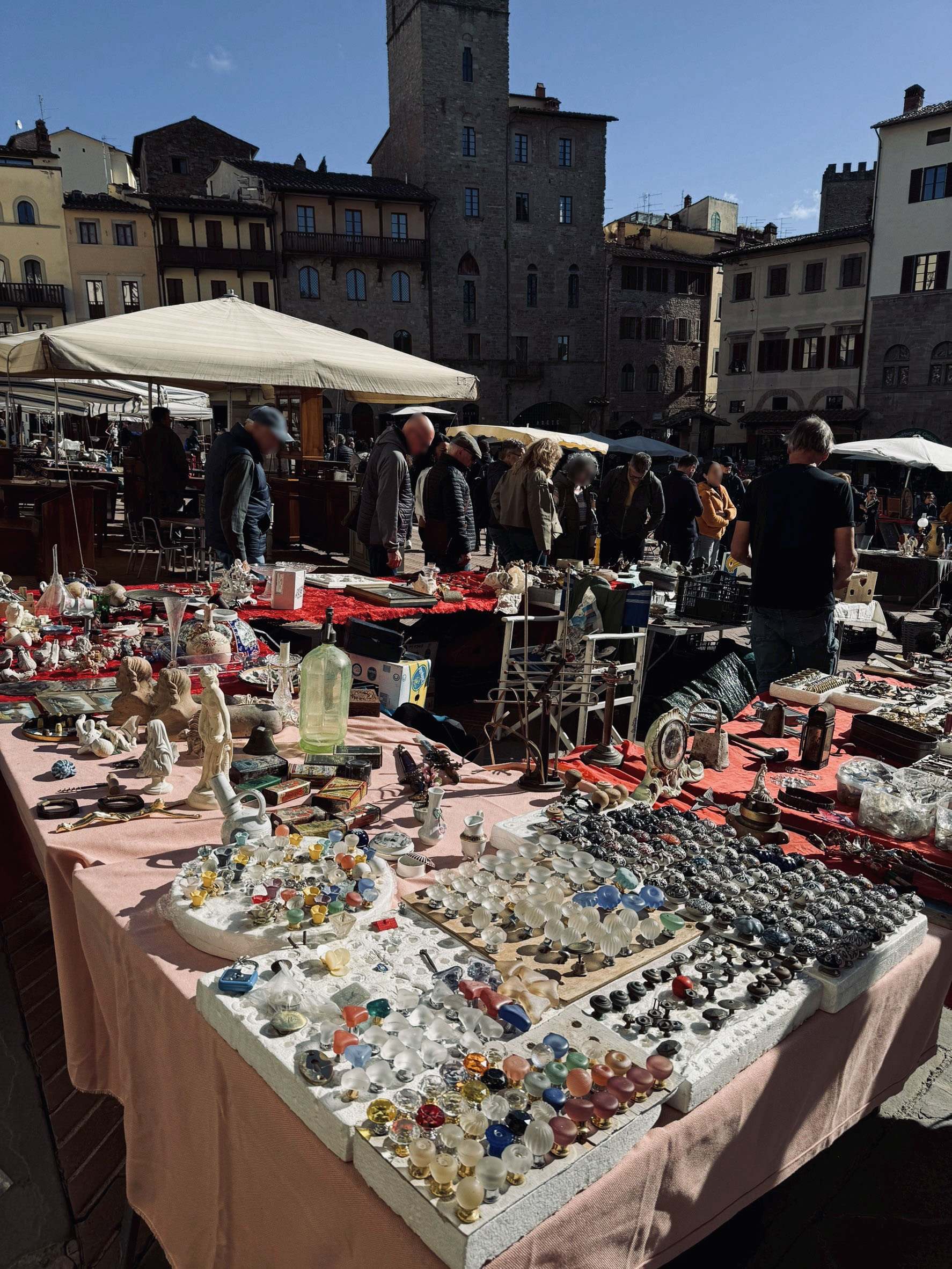 取っ手を取り扱う露店