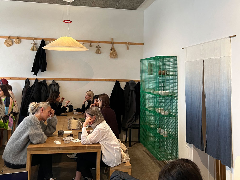 しめ縄など日本の小物も使われています。北欧インテリアといい感じにマッチしていて素敵！